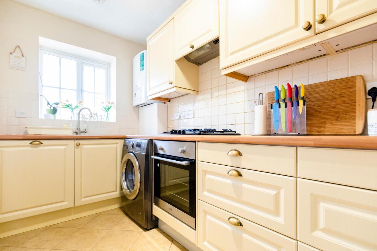 Chichester Retreat House With Free Parking Εξωτερικό φωτογραφία