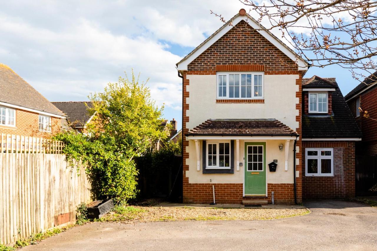 Chichester Retreat House With Free Parking Εξωτερικό φωτογραφία