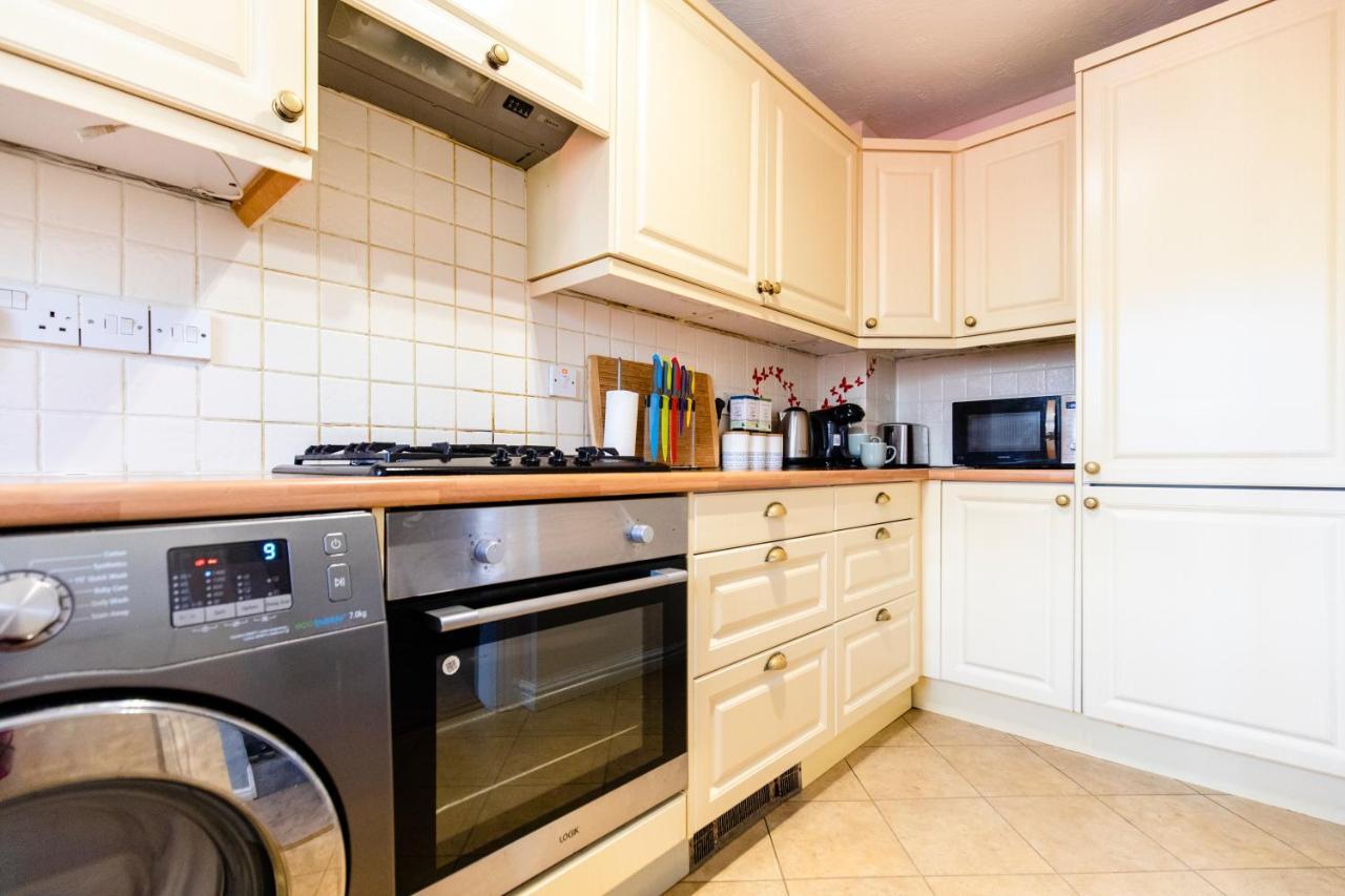 Chichester Retreat House With Free Parking Εξωτερικό φωτογραφία