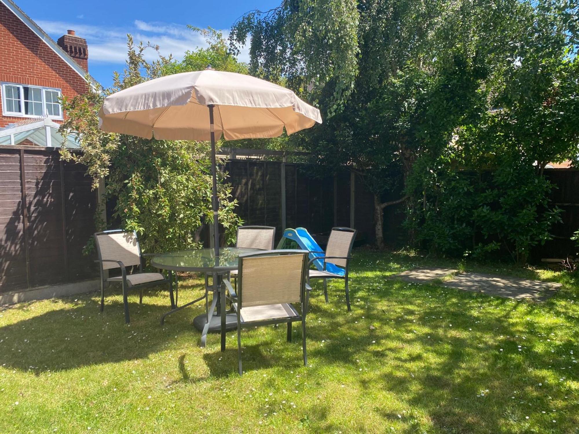 Chichester Retreat House With Free Parking Εξωτερικό φωτογραφία