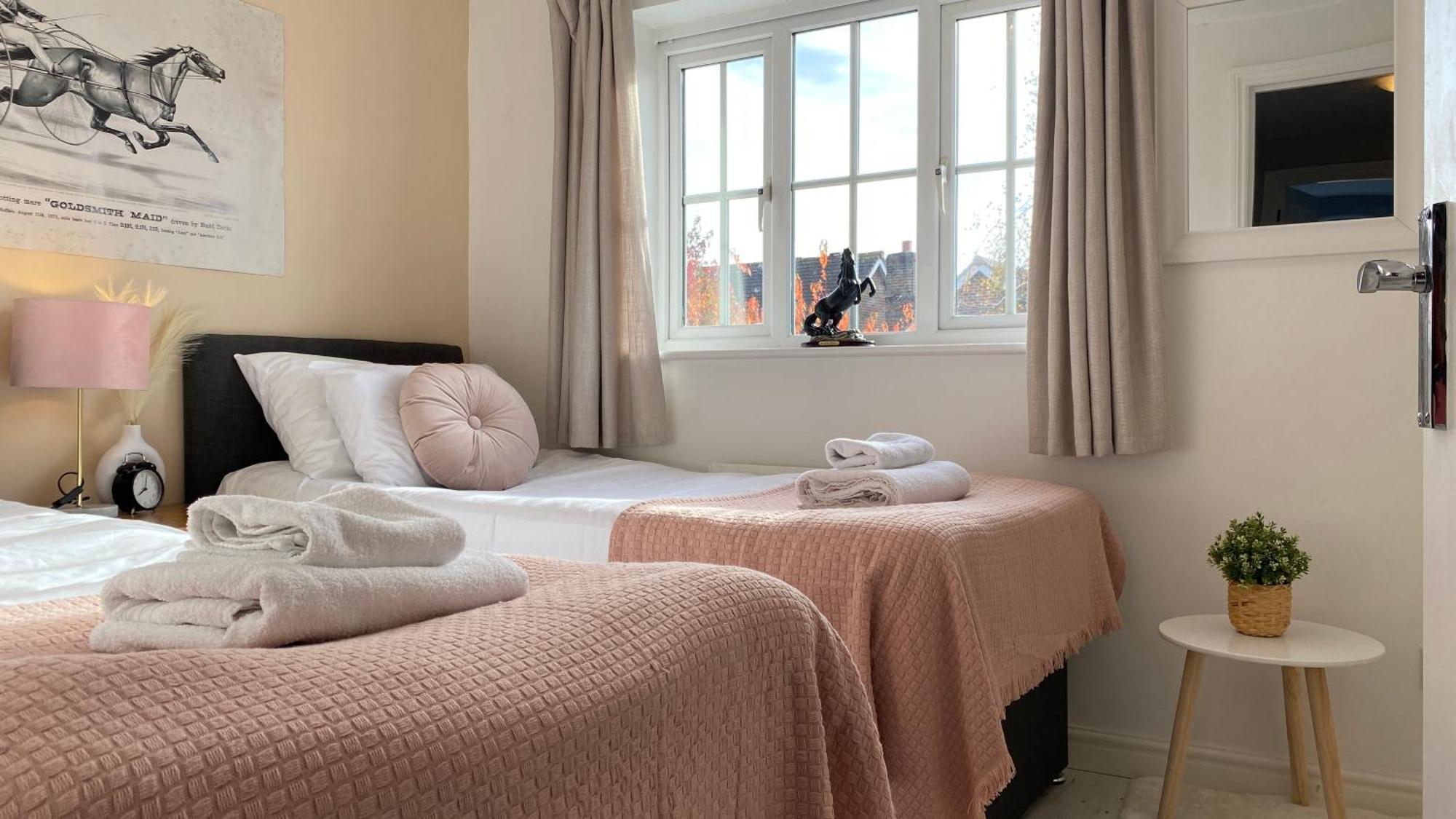 Chichester Retreat House With Free Parking Εξωτερικό φωτογραφία