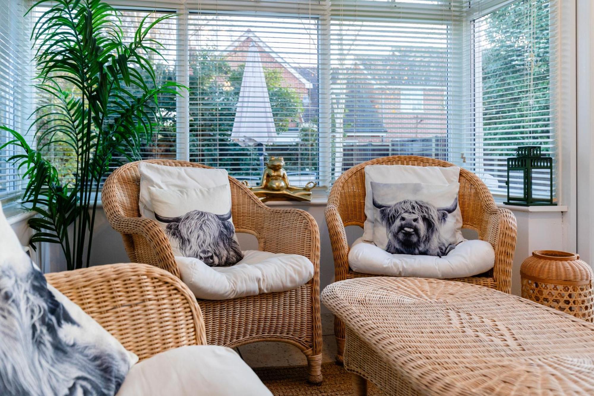 Chichester Retreat House With Free Parking Εξωτερικό φωτογραφία