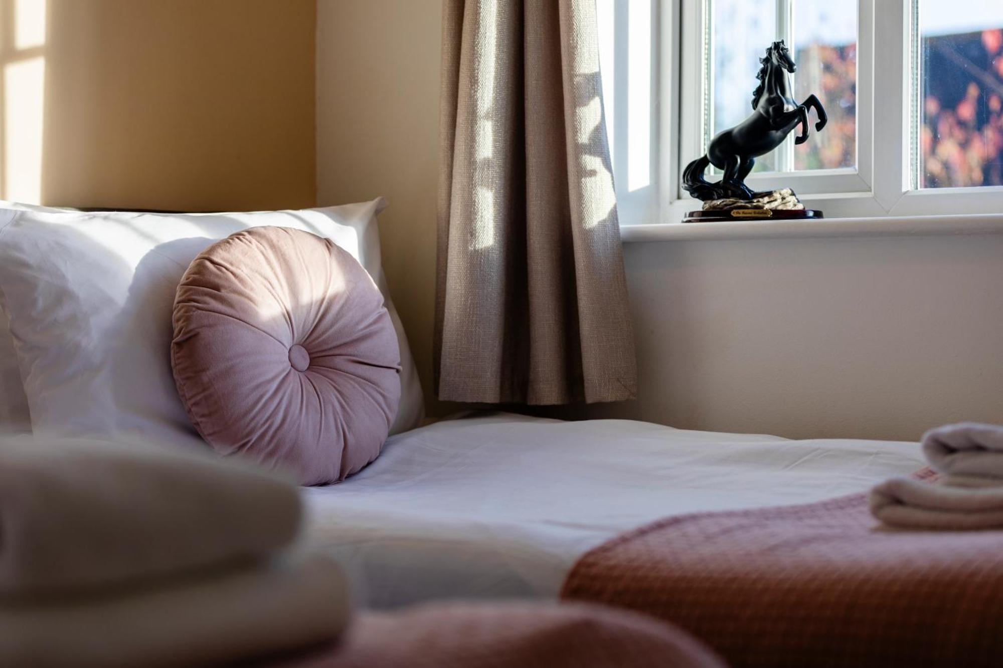 Chichester Retreat House With Free Parking Εξωτερικό φωτογραφία